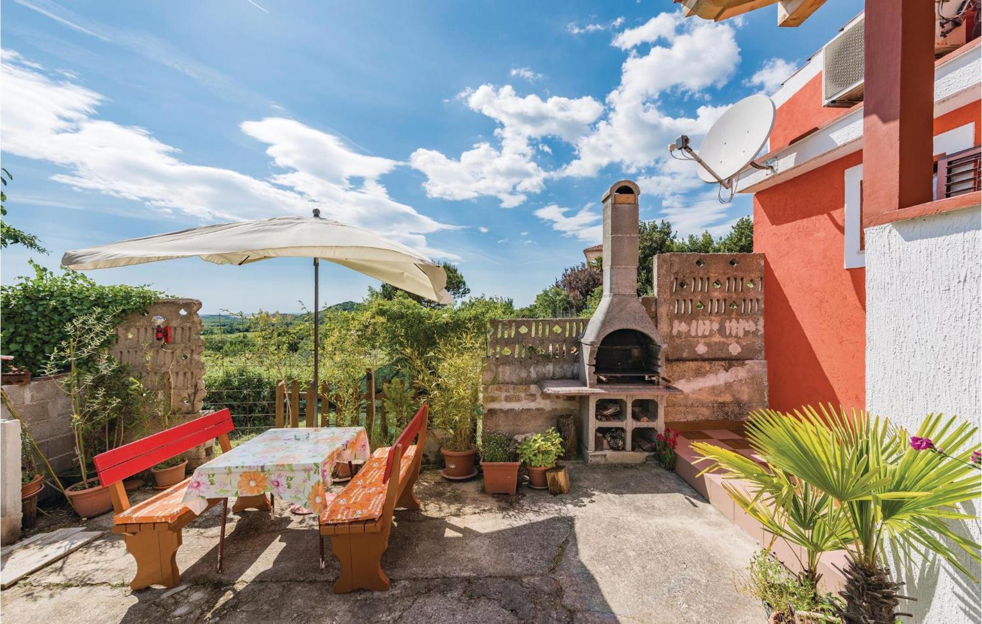 Awesome Home In Porec With House Sea View Ngoại thất bức ảnh