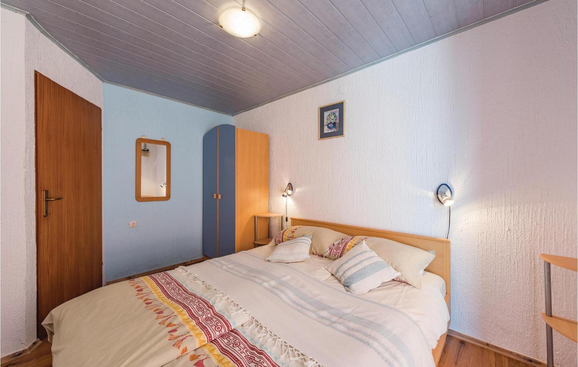 Awesome Home In Porec With House Sea View Ngoại thất bức ảnh