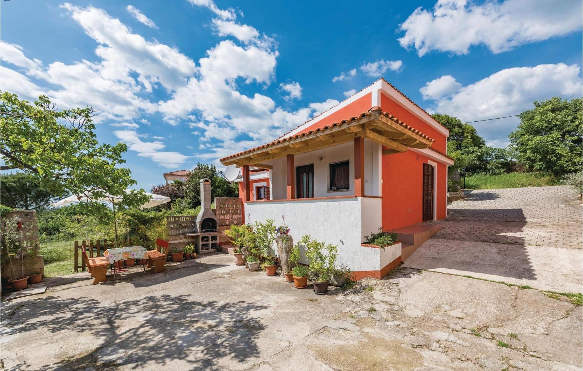 Awesome Home In Porec With House Sea View Ngoại thất bức ảnh